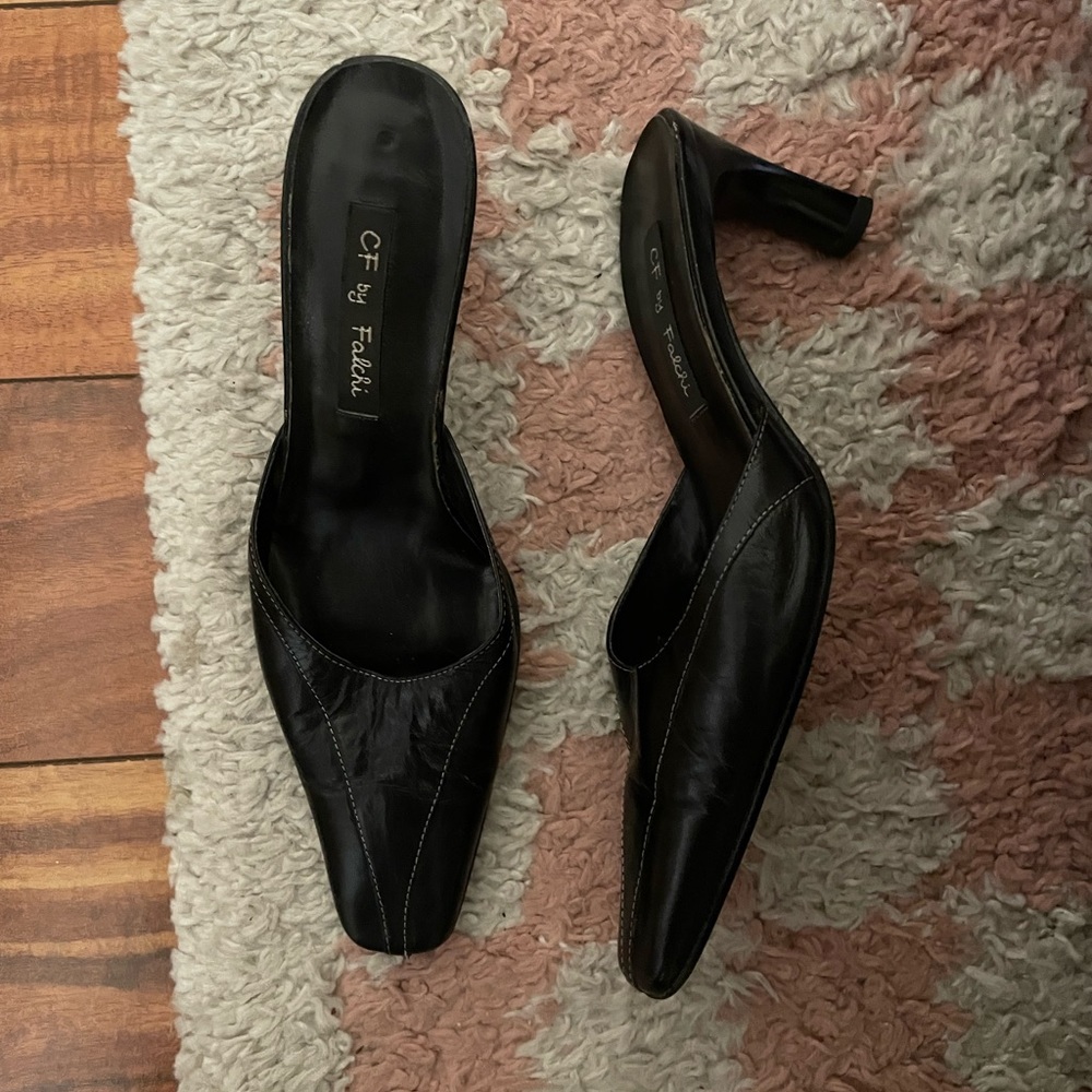 Vintage black pointed toe kitten heal